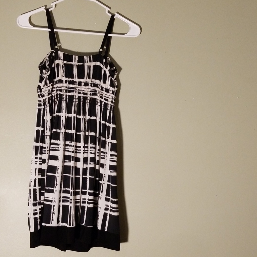 Dress - Picture 5 of 5